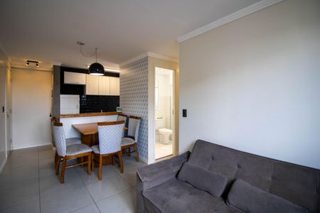 Sala de apartamento para alugar com 3 quartos, 50m² em Jardim Elizabete, Taboão da Serra
