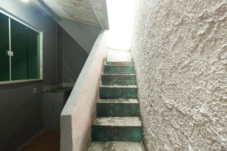 Casa para alugar com 80m², 2 quartos e 3 vagasEscada