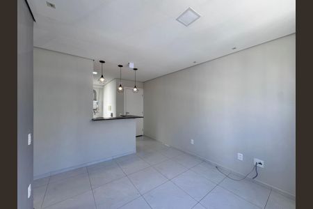 Sala de apartamento para alugar com 2 quartos, 44m² em Vargem Pequena, Rio de Janeiro