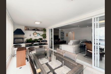 Apartamento à venda com 132m², 3 quartos e 2 vagasVaranda