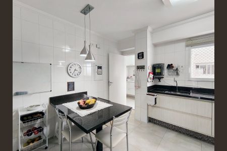 Apartamento à venda com 132m², 3 quartos e 2 vagasCozinha