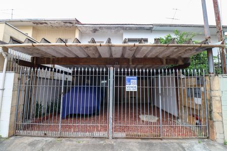 Casa à venda com 183m², 4 quartos e 2 vagas Casa à venda com 183m², 4 quartos e 2 vagasFachada