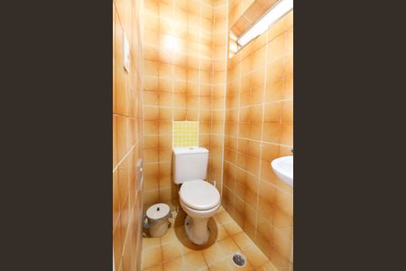 Casa à venda com 183m², 4 quartos e 2 vagas Casa à venda com 183m², 4 quartos e 2 vagasLavabo
