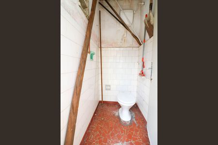 Casa à venda com 183m², 4 quartos e 2 vagas Casa à venda com 183m², 4 quartos e 2 vagasBanheiro de serviço
