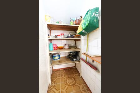 Casa à venda com 183m², 4 quartos e 2 vagas Casa à venda com 183m², 4 quartos e 2 vagasDespensa