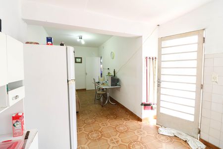 Casa à venda com 183m², 4 quartos e 2 vagas Casa à venda com 183m², 4 quartos e 2 vagasCozinha