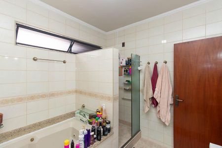 Casa à venda com 500m², 3 quartos e 4 vagas Casa à venda com 500m², 3 quartos e 4 vagasBanheiro Social