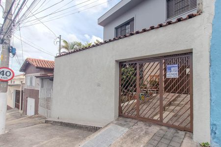 Casa à venda com 500m², 3 quartos e 4 vagas Casa à venda com 500m², 3 quartos e 4 vagasFachada