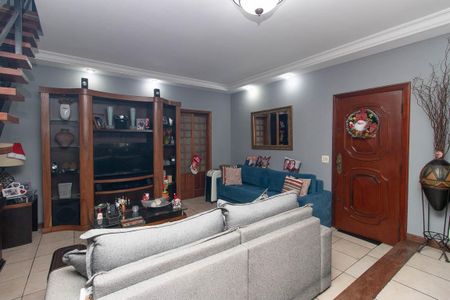 Casa à venda com 500m², 3 quartos e 4 vagas Casa à venda com 500m², 3 quartos e 4 vagasSala