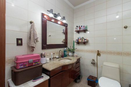 Casa à venda com 500m², 3 quartos e 4 vagas Casa à venda com 500m², 3 quartos e 4 vagasBanheiro Social