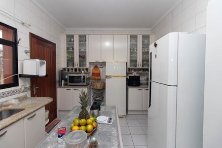 Casa à venda com 500m², 3 quartos e 4 vagas Casa à venda com 500m², 3 quartos e 4 vagasCozinha