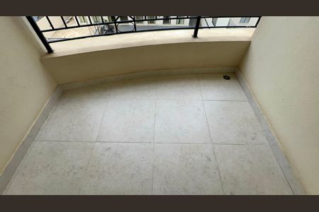 Apartamento para alugar com 53m², 2 quartos e 1 vagaVaranda