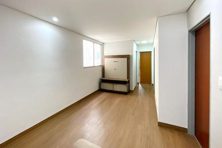 Sala de apartamento à venda com 3 quartos, 85m² em Santa Efigênia, Belo Horizonte