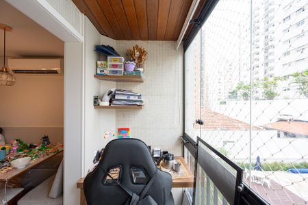 Apartamento à venda com 95m², 3 quartos e 2 vagasVaranda