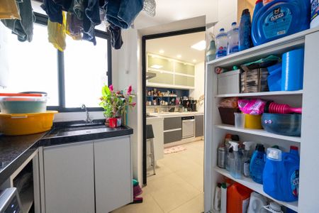 Apartamento à venda com 95m², 3 quartos e 2 vagasLavanderia