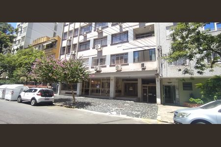 Apartamento à venda com 69m², 2 quartos e 1 vaga Apartamento à venda com 69m², 2 quartos e 1 vagaFachada