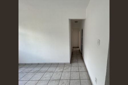 Corredor de apartamento para alugar com 3 quartos, 52m² em Todos Os Santos, Rio de Janeiro
