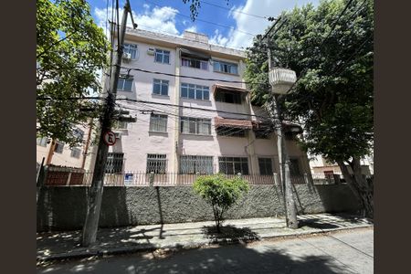 Apartamento para alugar com 52m², 3 quartos e 1 vagaFachada + plaquinha