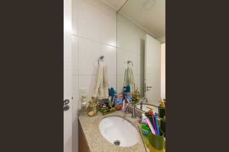 Apartamento à venda com 64m², 2 quartos e 1 vaga Apartamento à venda com 64m², 2 quartos e 1 vagaBanheiro da Suíte