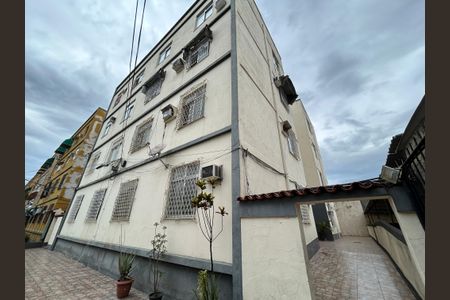 Apartamento à venda com 65m², 2 quartos e 1 vagaFachada