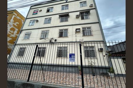 Apartamento à venda com 65m², 2 quartos e 1 vagaFachada + plaquinha