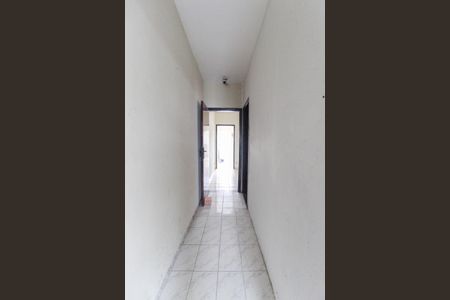 Casa para alugar com 70m², 2 quartos e 2 vagasCorredor Casa 2