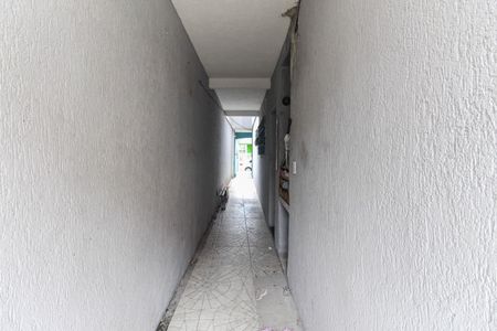 Casa para alugar com 70m², 2 quartos e 2 vagasCorredor Externo