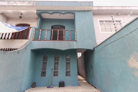 Casa para alugar com 70m², 2 quartos e 2 vagasFachada