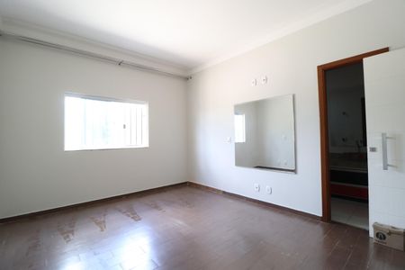 Casa para alugar com 200m², 3 quartos e 2 vagasQuarto 3 - Suíte