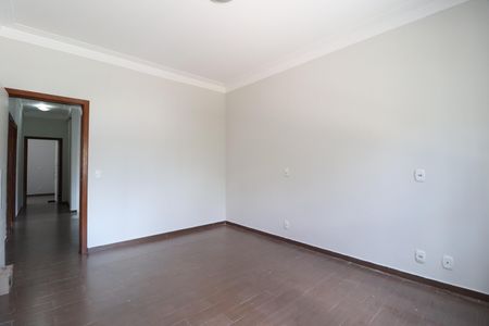 Casa para alugar com 200m², 3 quartos e 2 vagasQuarto 3 - Suíte