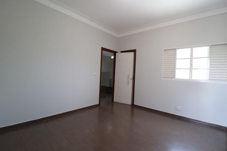 Casa para alugar com 200m², 3 quartos e 2 vagasQuarto 2 - Suíte