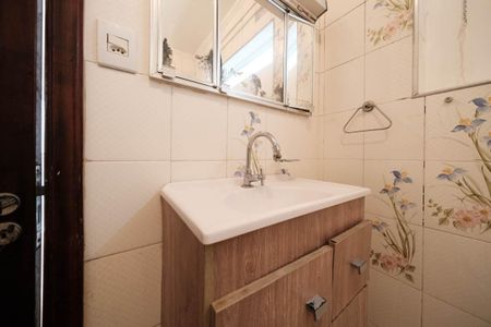 Casa à venda com 159m², 3 quartos e 2 vagasBanheiro 1