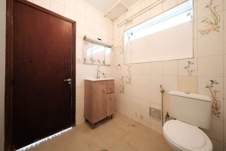 Casa à venda com 159m², 3 quartos e 2 vagasBanheiro 1