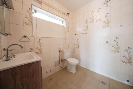 Casa à venda com 159m², 3 quartos e 2 vagasBanheiro 1