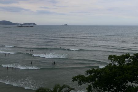 Vista de apartamento para alugar com 4 quartos, 137m² em Vila Alzira, Guarujá