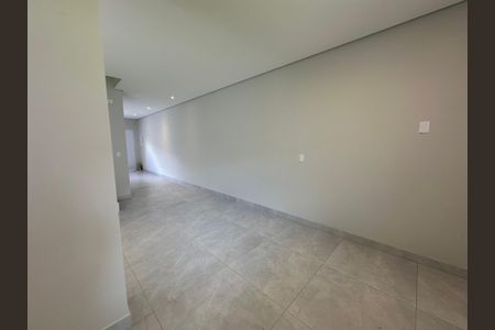 Casa para alugar com 142m², 3 quartos e 2 vagasSala