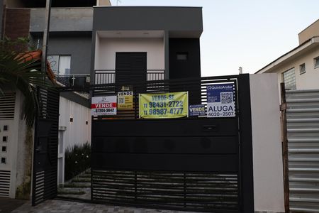 Fachada de casa para alugar com 3 quartos, 142m² em Jardim Maria Helena, Barueri