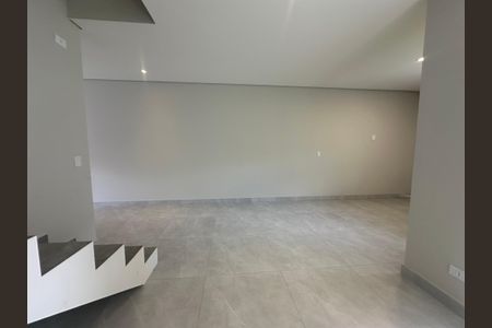Sala de casa para alugar com 3 quartos, 142m² em Jardim Maria Helena, Barueri