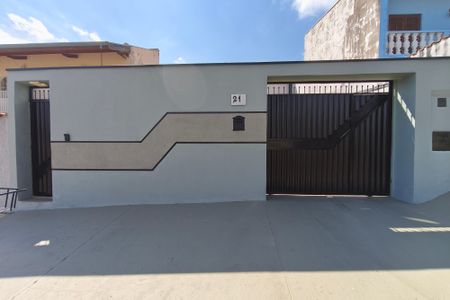 Casa à venda com 250m², 2 quartos e 6 vagas Casa à venda com 250m², 2 quartos e 6 vagasFachada