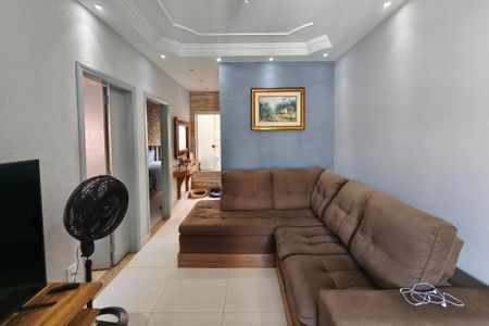 Casa à venda com 250m², 2 quartos e 6 vagas Casa à venda com 250m², 2 quartos e 6 vagasSala