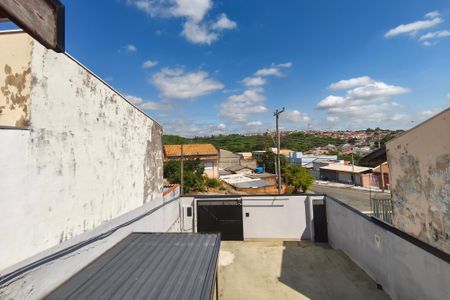 Casa à venda com 250m², 2 quartos e 6 vagas Casa à venda com 250m², 2 quartos e 6 vagasQuintal