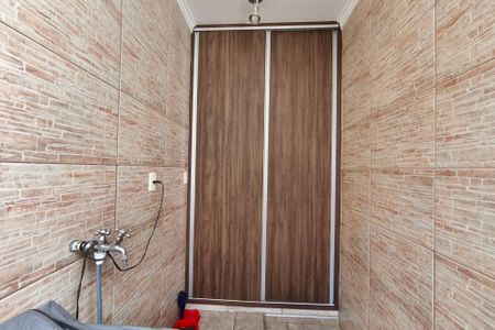 Casa à venda com 250m², 2 quartos e 6 vagas Casa à venda com 250m², 2 quartos e 6 vagasÁrea de Serviço