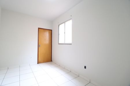Sala de apartamento para alugar com 3 quartos, 60m² em Jardim Holanda, Uberlândia
