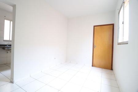 Sala de apartamento para alugar com 3 quartos, 60m² em Jardim Holanda, Uberlândia