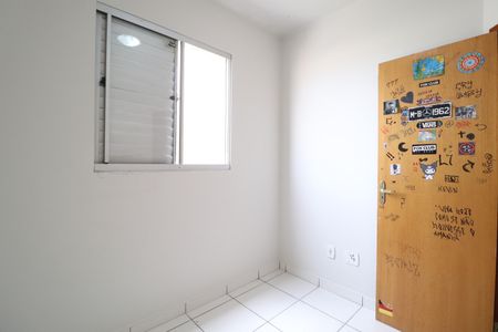 Quarto 2 de apartamento para alugar com 3 quartos, 60m² em Jardim Holanda, Uberlândia
