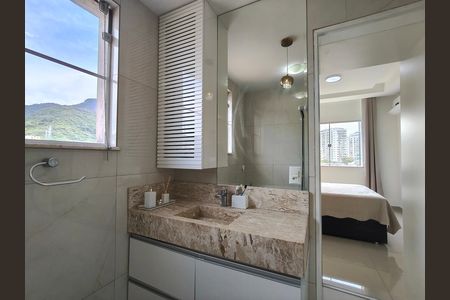 Apartamento para alugar com 90m², 2 quartos e 1 vaga Apartamento para alugar com 90m², 2 quartos e 1 vagaBanheiro da Suíte