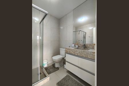 Apartamento para alugar com 90m², 2 quartos e 1 vaga Apartamento para alugar com 90m², 2 quartos e 1 vagaBanheiro Corredor