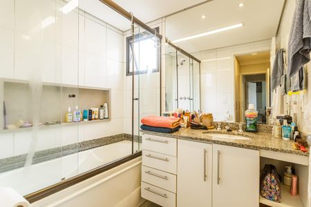 Apartamento à venda com 104m², 3 quartos e 2 vagasBanheiro da Suíte