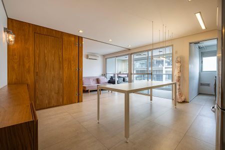 Sala/Cozinha de apartamento para alugar com 1 quarto, 64m² em Sumaré, São Paulo