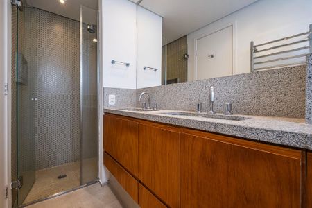 Suíte de apartamento para alugar com 1 quarto, 64m² em Sumaré, São Paulo